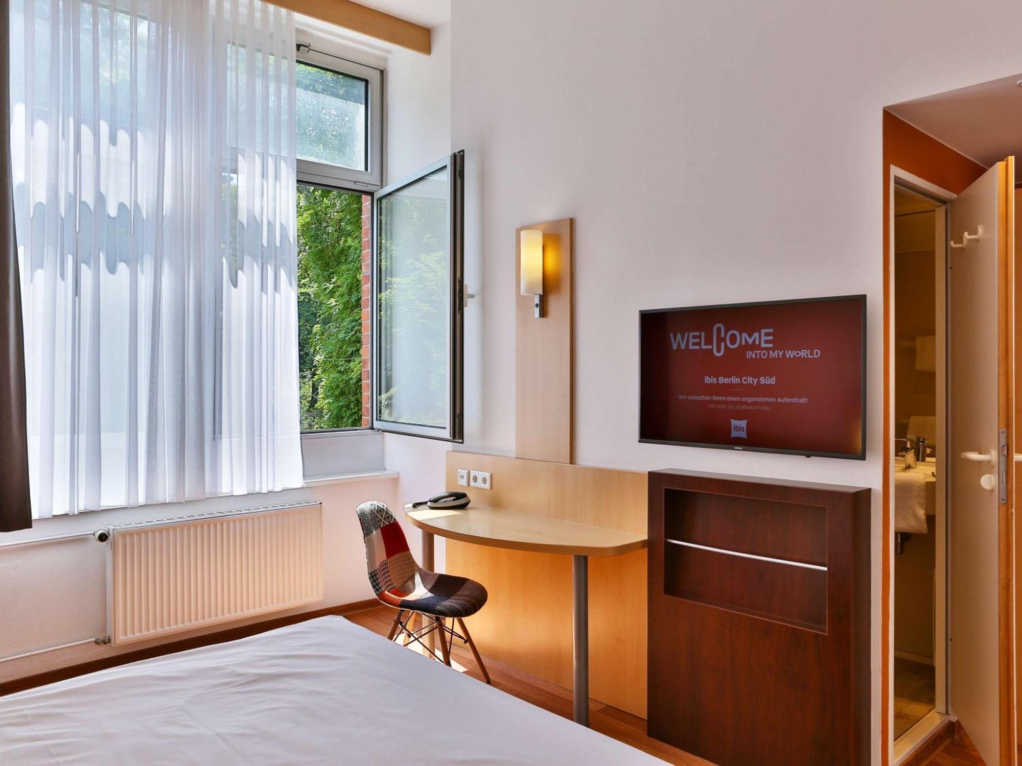 Ibis Berlin City Sued Exterior foto
