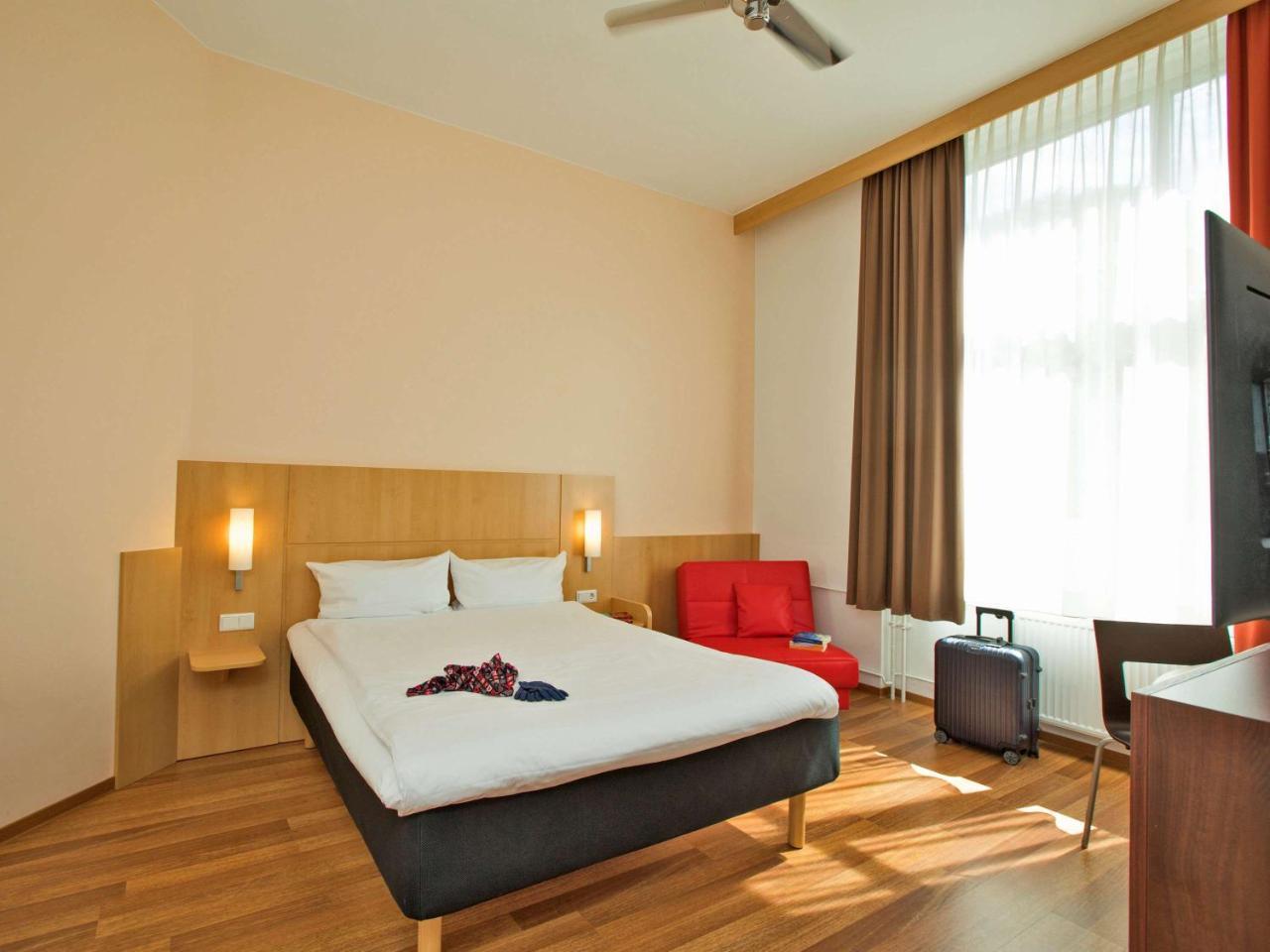 Ibis Berlin City Sued Exterior foto